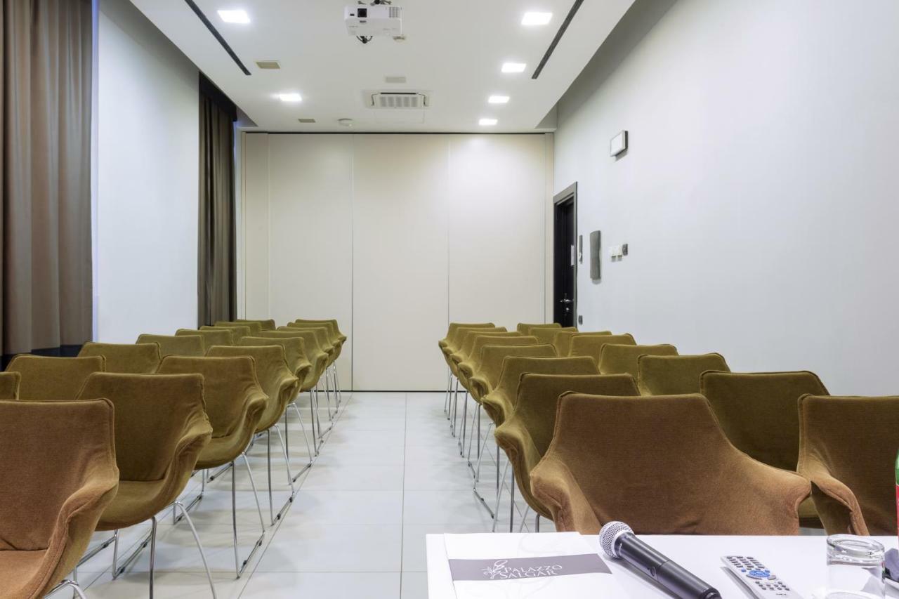 Palazzo Salgar 4* Neapel