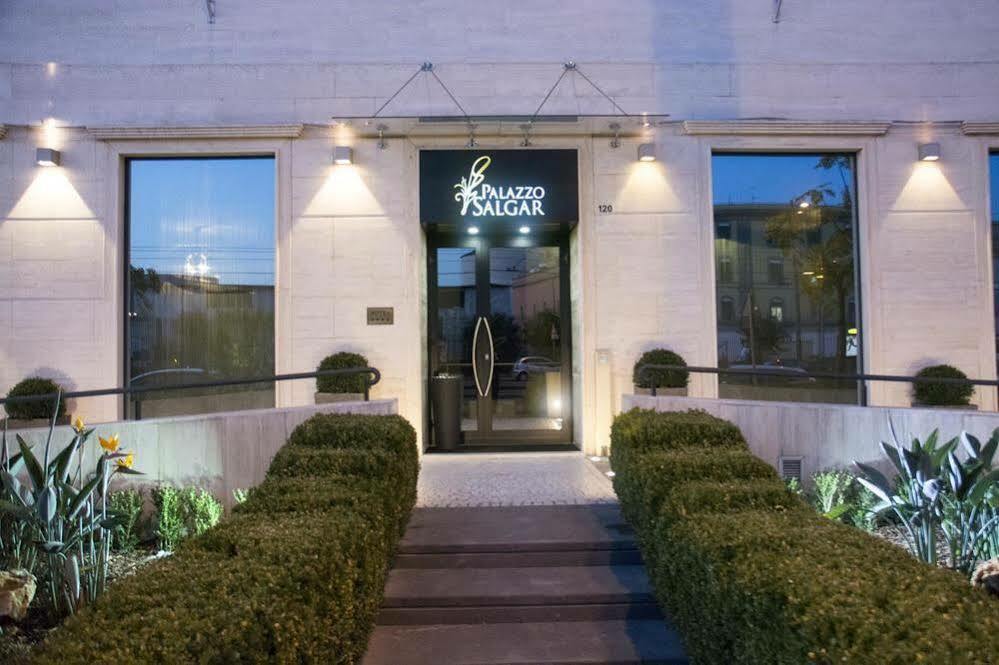 Palazzo Salgar 4* Neapel